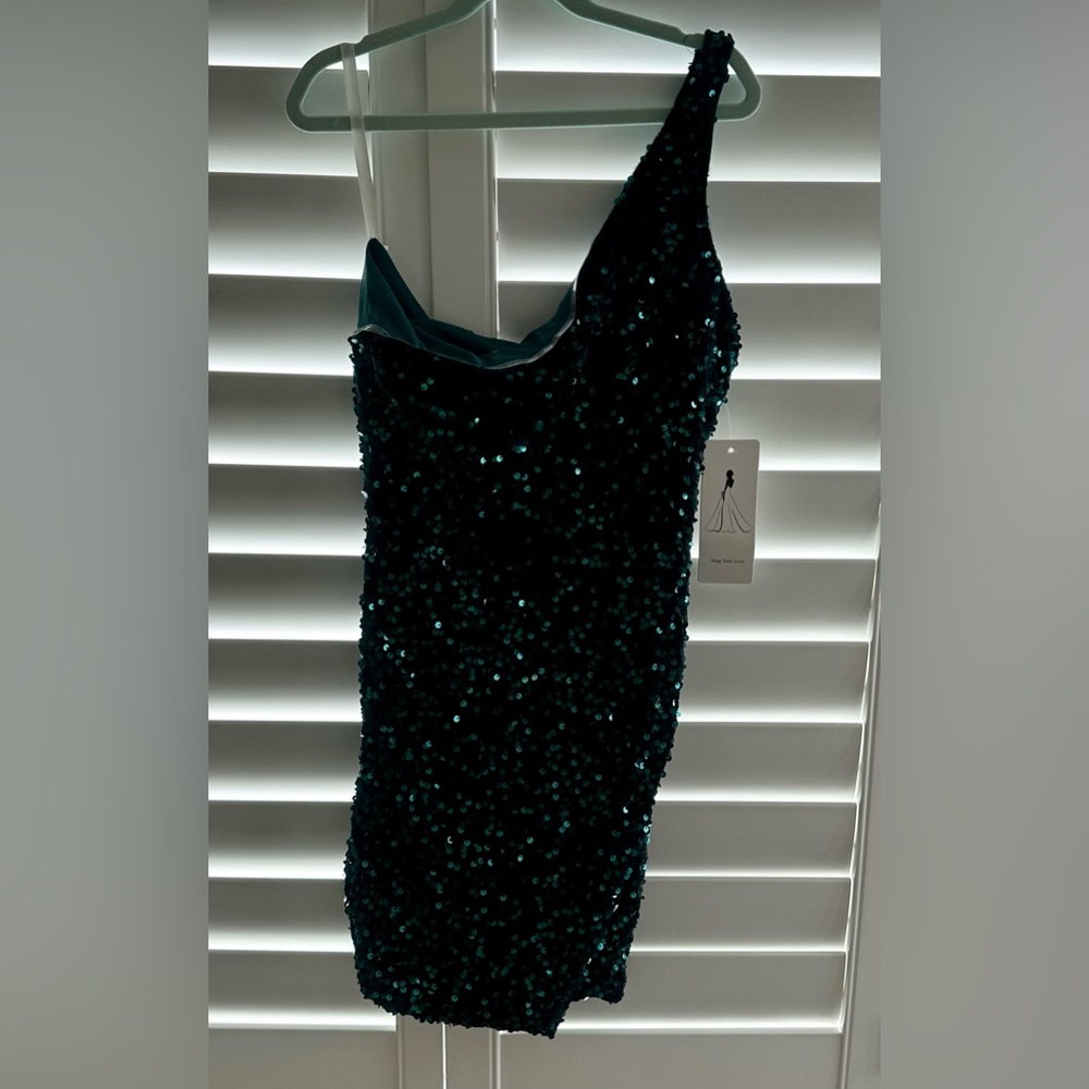NWT Hunter Green Sequin Homecoming Dresses